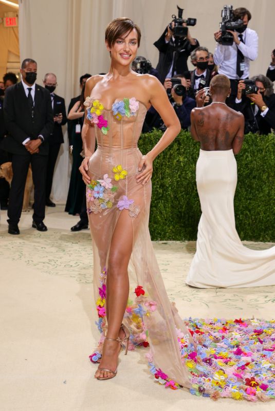 IRINA SHAYK at 2021 Met Gala in New York 09/13/2021