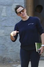JENNIFER GARNER at Construction Site of Her Future Home in Brentwood 09/22/2021