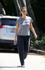 JENNIFER GARNER Checking Out Her New House in Brentwood 09/09/2021