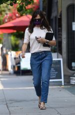JENNIFER GARNER Leaves a Nail Salon in Brentwood 09/24/2021