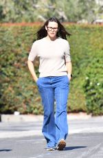 JENNIFER GARNER Out and About in Brentwood 09/17/2021