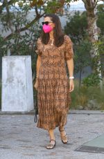 JENNIFER GARNER Out for Breakfast with Friends in Santa Monica 09/11/2021