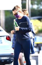 JENNIFER GARNER Out for Lunch in Brentwood 09/25/2021