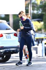 JENNIFER GARNER Out for Lunch in Brentwood 09/25/2021