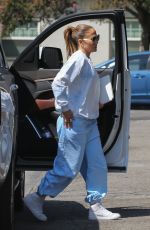 JENNIFER LOPEZ Arrives at a Studio in Los Angeles 09/17/2021