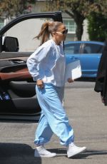 JENNIFER LOPEZ Arrives at a Studio in Los Angeles 09/17/2021