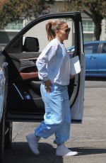 JENNIFER LOPEZ Arrives at a Studio in Los Angeles 09/17/2021
