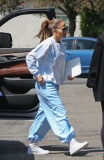 JENNIFER LOPEZ Arrives at a Studio in Los Angeles 09/17/2021