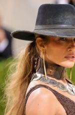 JENNIFER LOPEZ at 2021 Met Gala in New York 09/13/2021