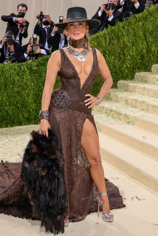 JENNIFER LOPEZ at 2021 Met Gala in New York 09/13/2021