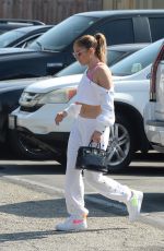 JENNIFER LOPEZ Heading to a Dance Studio in Los Angeles 09/16/2021