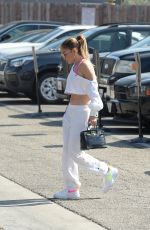 JENNIFER LOPEZ Heading to a Dance Studio in Los Angeles 09/16/2021