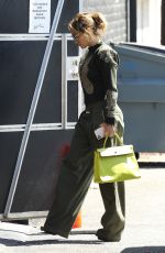JENNIFER LOPEZ Out and About in Los Angeles 09/15/2021 