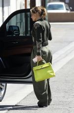 JENNIFER LOPEZ Out and About in Los Angeles 09/15/2021 