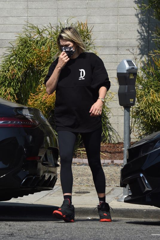 JESSICA HART Heading to Urgent Care Center in Los Angeles 09/20/2021