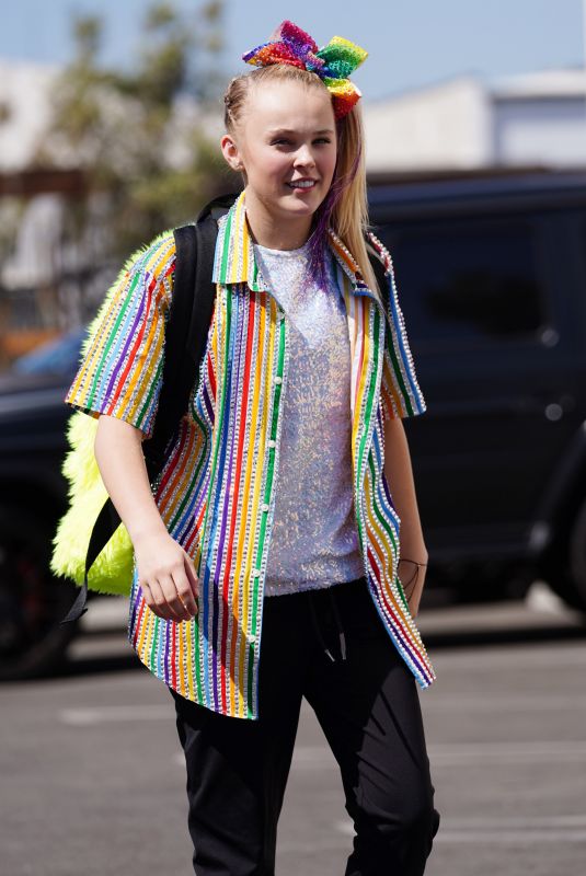JOJO SIWA Arrives at Dancing with the Stars Rehersal in Los Angeles 09/22/2021