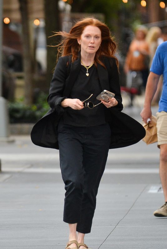 JULIANNE MOORE Out and About in New York 09/20/2021