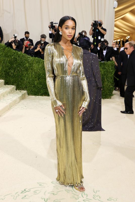 KARLIE KLOSS at 2021 Met Gala in New York 09/13/2021