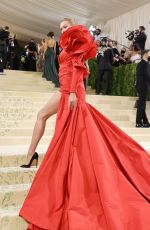 KARLIE KLOSS at 2021 Met Gala in New York 09/13/2021
