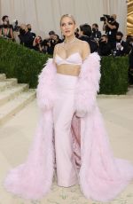KATE HUDSON at 2021 Met Gala in New York 09/13/2021
