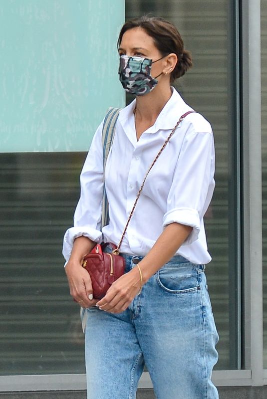 KATIE HOLMES Out and About in New York 08/30/2021