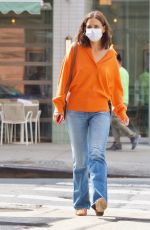 KATIE HOLMES Out and About in New York 09/08/2021