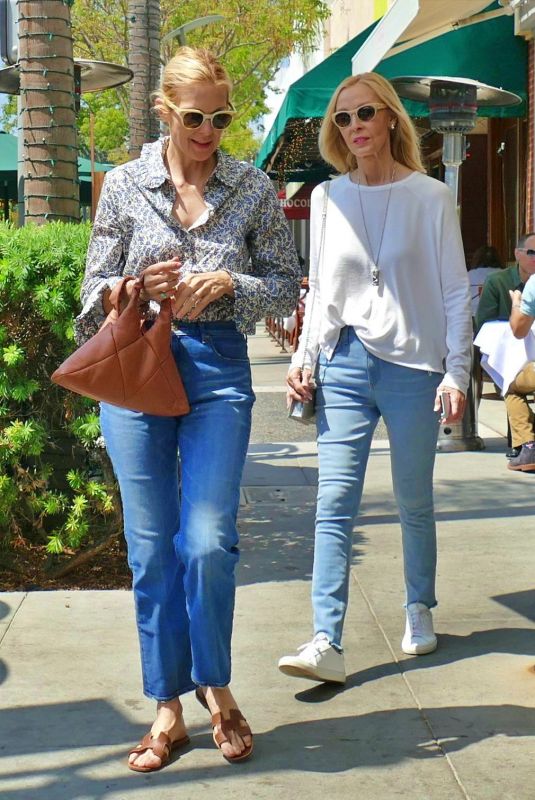 KELLY RUTHERFORD Out with Her Mother in Los Angeles 08/30/2021