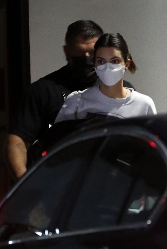 KENDALL JENNER Arrives in Los Angeles 09/08/2021