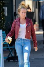 KENDRA WILKINSON Out Shopping in Beverly Hills 09/14/2021