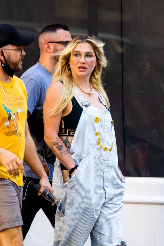 KESHA Out and About in New York 09/07/2021