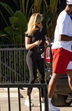 KHLOE KARDASHIAN Out in Woodland Hills 09/13/2021