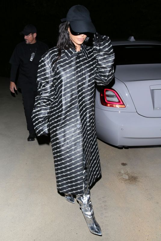 KIM KARDASHIAN Filming Her New Hulu Show in Hollywood 09/28/2021