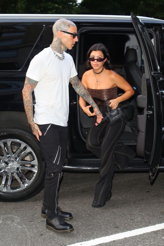 KOURTNEY KARDASHIAN and Travis Barker Arrives at Their Hotel in New York 09/13/2021