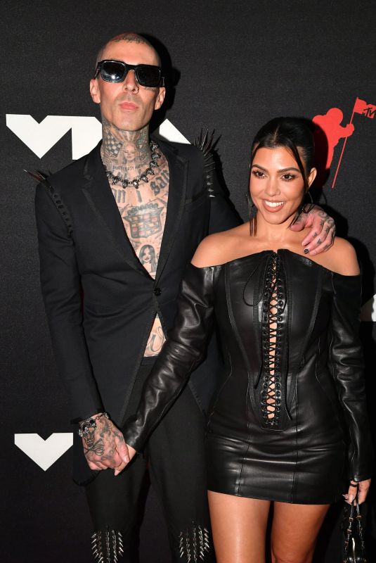KOURTNEY KARDASHIAN and Travis Barker at 2021 MTV Video Music Awards in Brooklyn 09/12/2021