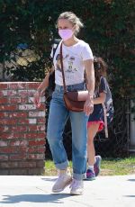 KRISTEN BELL Chatting with Friends Out in Los Angeles 09/08/2021