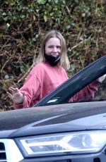 KRISTEN BELL Drops Her Kids off at School in Los Angeles 09/01/2021