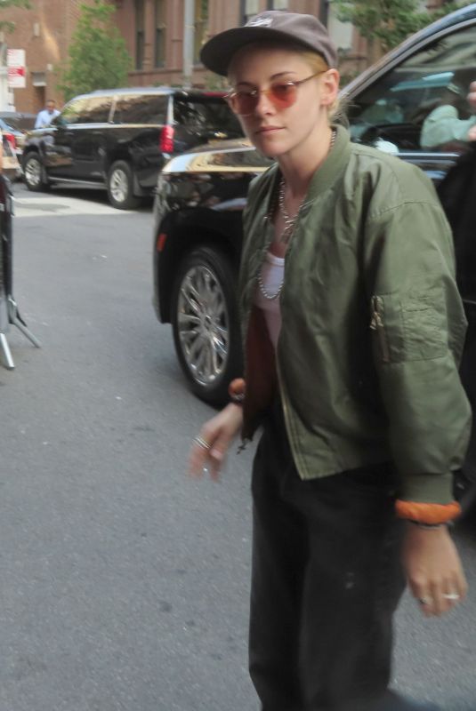 KRISTEN STEWART Arrives at Carlyle in New York 09/14/2021