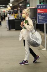 MAISIE WILLIAMS at LAX Airport in Los Angeles 09/17/2021