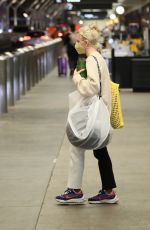 MAISIE WILLIAMS at LAX Airport in Los Angeles 09/17/2021