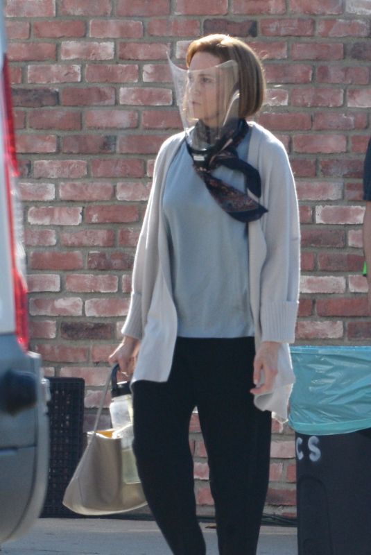 MANDY MOORE on the Set for This Is Us, Final Season in Los Angeles 09/17/2021