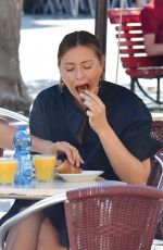 MARIA SHARAPOVA Out and About in Venice 09/05/2021