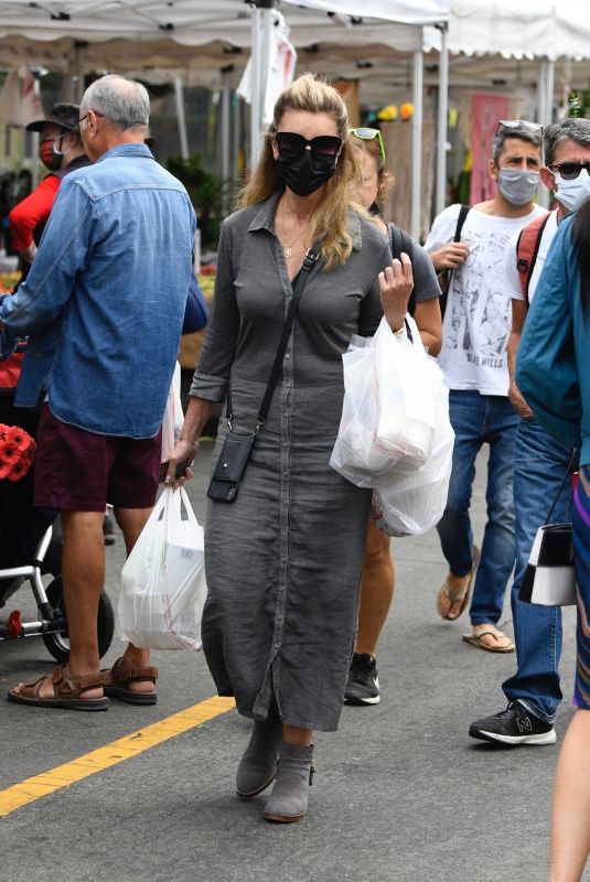 MARIA SHRIVER Out Shopping at Farmers Market in Brentwood 09/26/2021