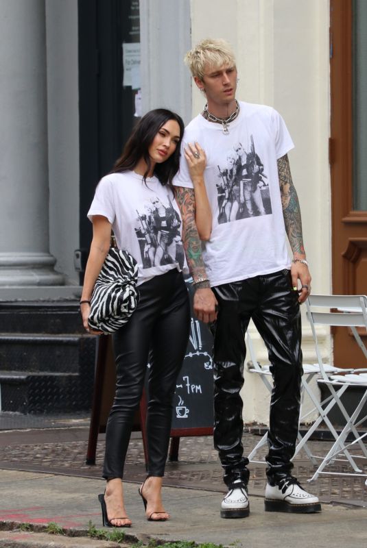 MEGAN FOX and Machine Gun Kelly Posing for a Photo in New York 09/08/2021