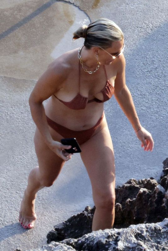 MOLLY SIMS in Bikini Relaxing in Capri 09/06/2021