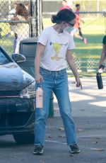 NATALIE PORTMAN Out in Los Feliz 09/17/2021
