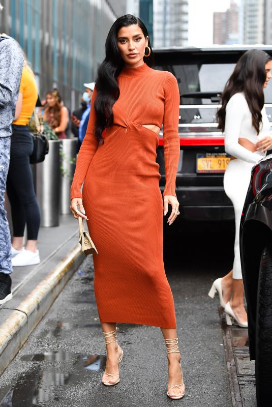 NICOLE WILLIAMS Arrives at Revolve at 2021 New York Fashion Week 09/09/2021