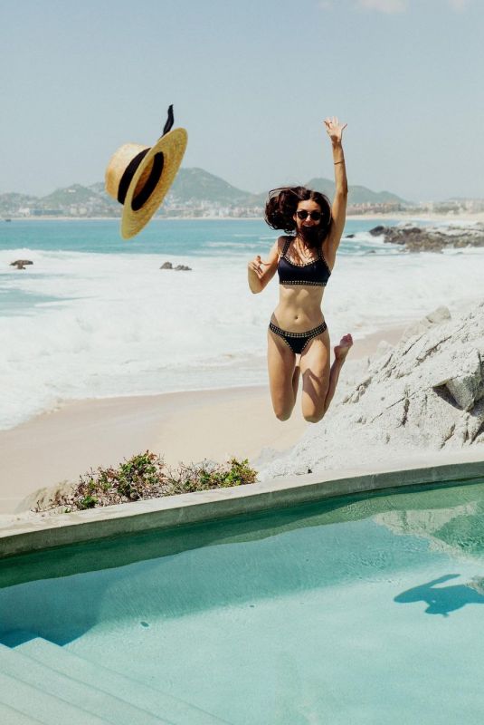 NINA DOBREV - Instagram Photos 09/26/2021