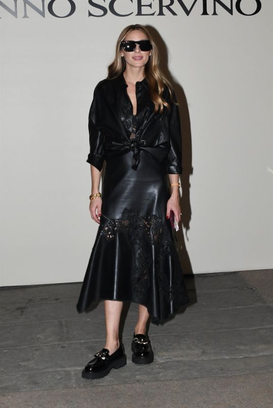 OLIVIA PALERMO at Milan Fashion Week 09/25/2021