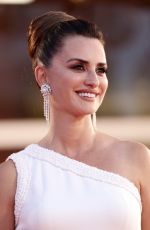 PENELOPE CRUZ at Competencia Oficial Premiere at 2021 Venice Film Festival 09/04/2021