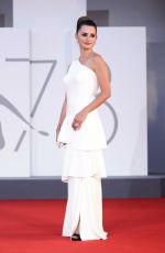 PENELOPE CRUZ at Competencia Oficial Premiere at 2021 Venice Film Festival 09/04/2021